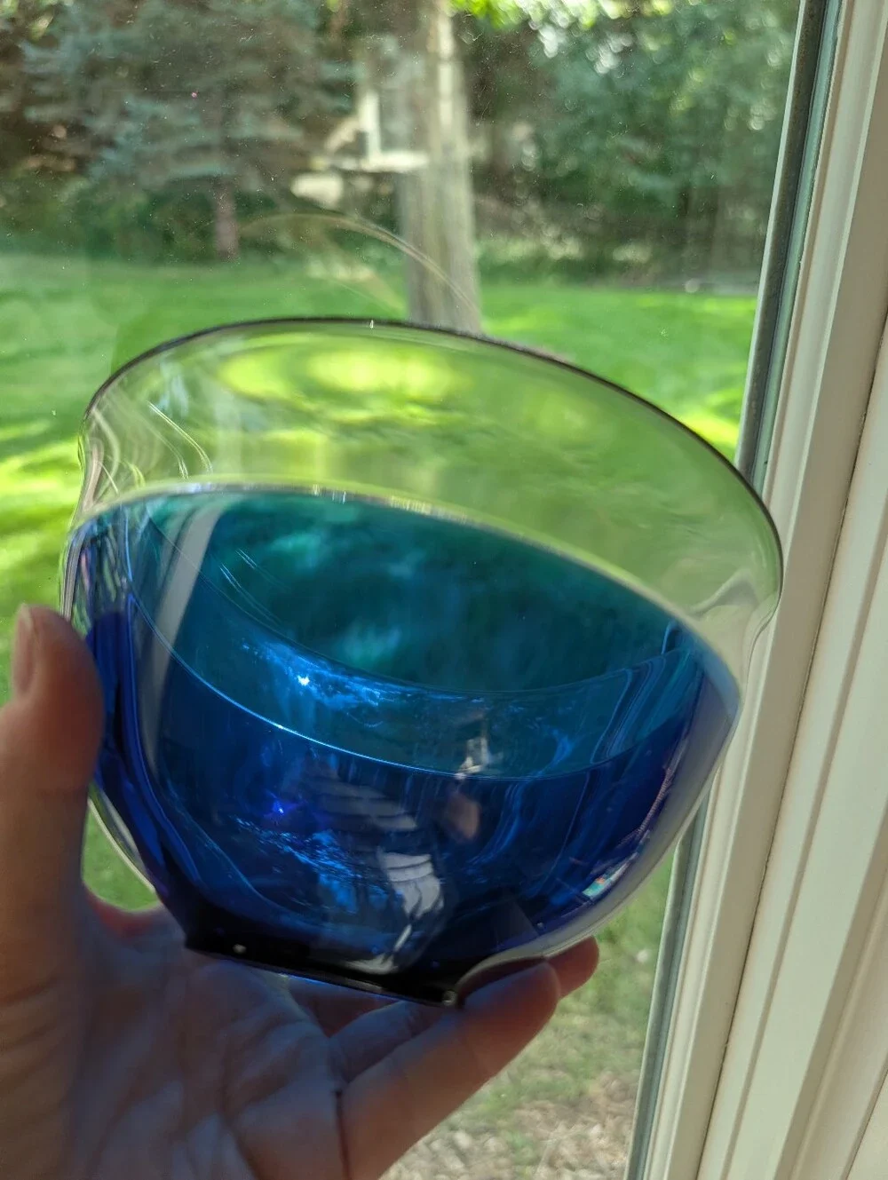 gorgeous BLUE ART GLASS BOWL